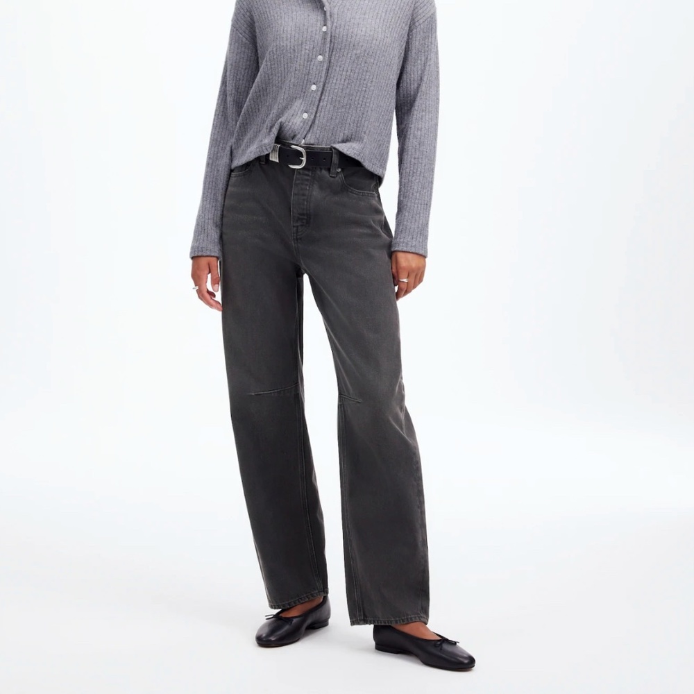 Madewell Size 26 NWT  Darted Barrel-Leg Jean